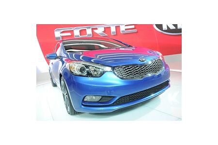 L.A. Auto Show 2012: Sorento und Forte am Kia-Stand