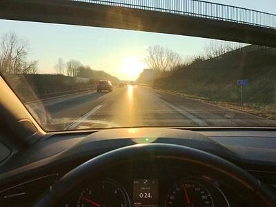 Ratgeber: Blendungsgefahr durch Wintersonne - Blindflug am helllichten Tag