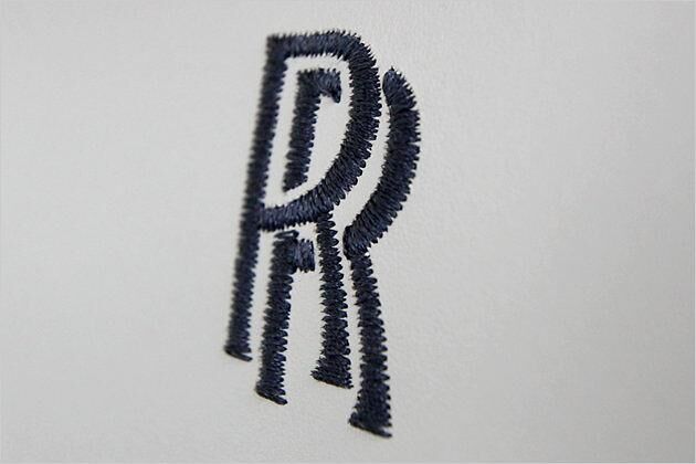 In die Kopfstützen ist das Rolls-Royce-Logo gestickt
