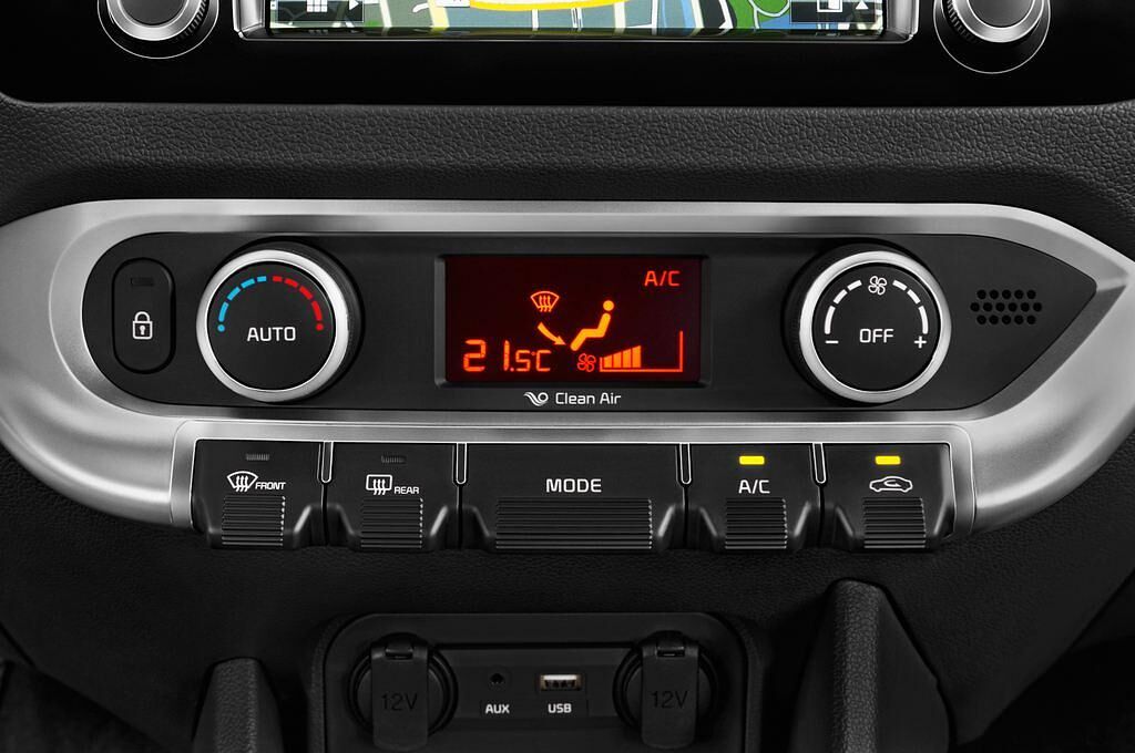 Kia Rio (Baujahr 2015) Dream-Team Edition 5 Türen Temperatur und Klimaanlage