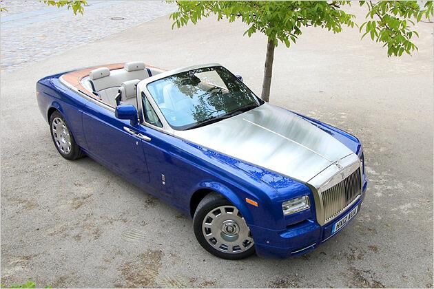 Die Motorhaube ist aus Aluminium gefertigt