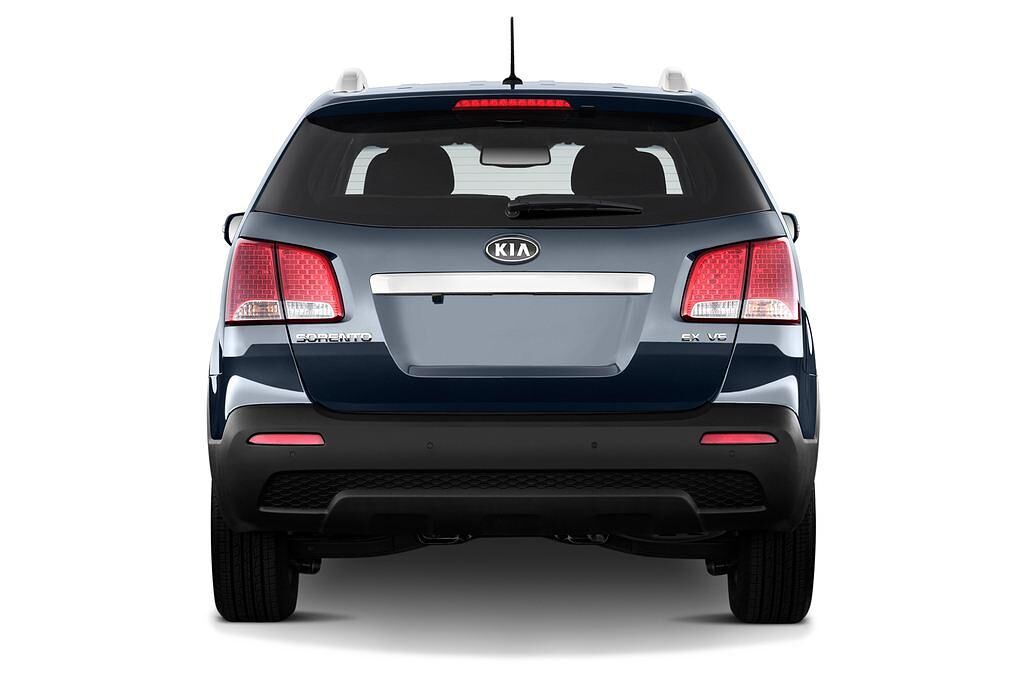 Kia Sorento (Baujahr 2011) Spirit 5 Türen Heckansicht