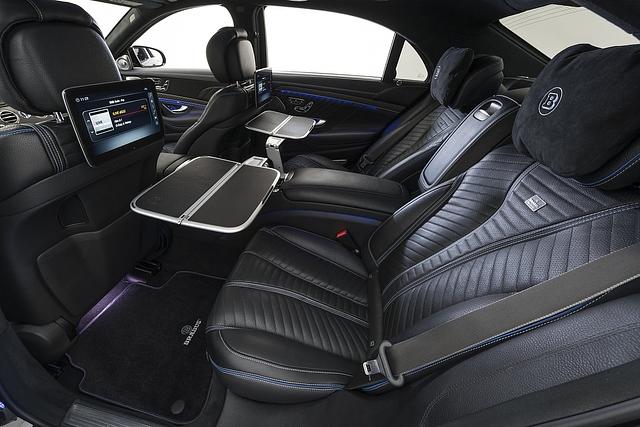 Brabus 800 - reisetauglich auch im Fond