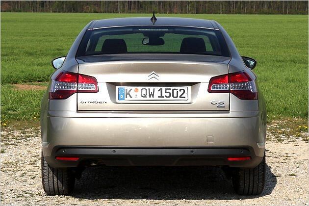 Das Endrohr ist kaum zu sehen - schließlich sind wir hier mit einem Spardiesel unterwegs