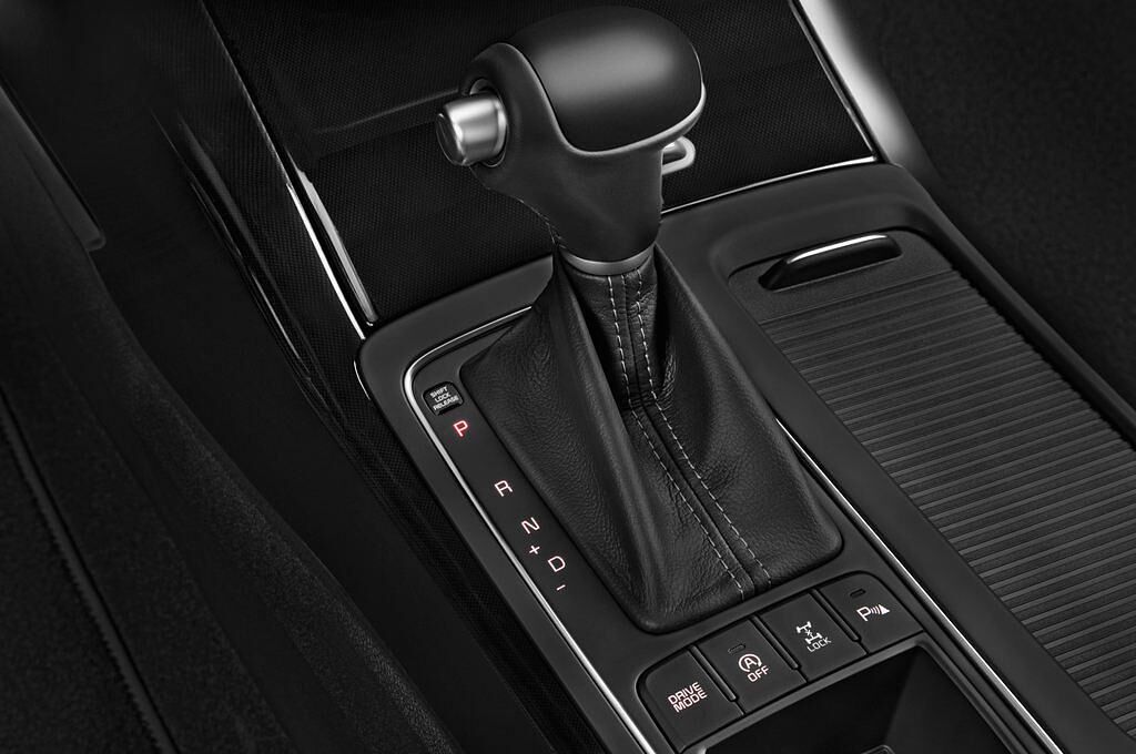 Kia Sorento (Baujahr 2015) Spirit 5 Türen Schalthebel