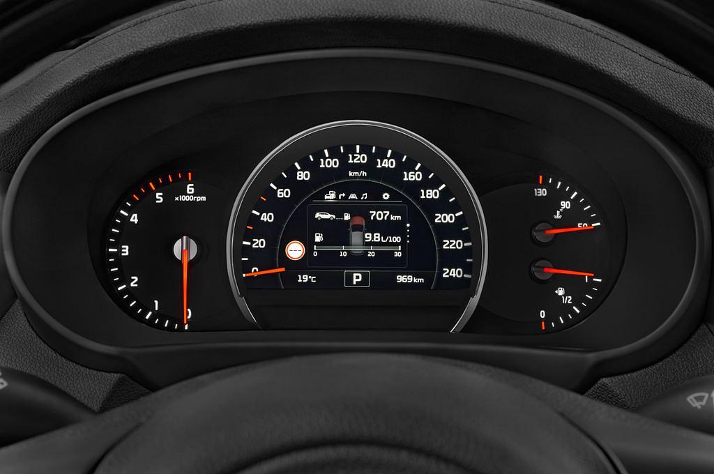 Kia Sorento (Baujahr 2015) Spirit 5 Türen Tacho und Fahrerinstrumente