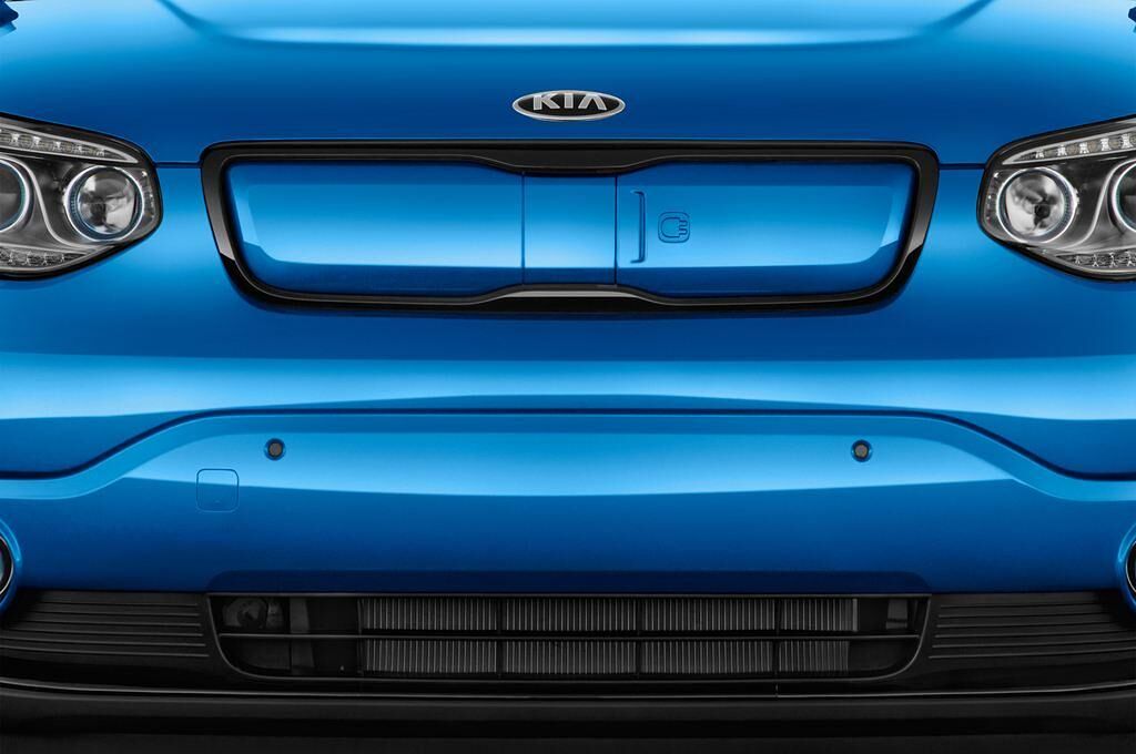 Kia Soul (Baujahr 2015) EV 5 Türen Kühlergrill und Scheinwerfer