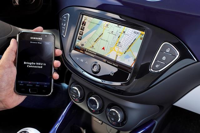 Das Intellilink-Navi mit Smartphone-Mirroring