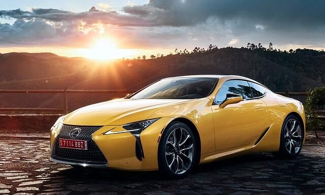 Lexus LC Coupé Yellow Edition - Gelbe Granate