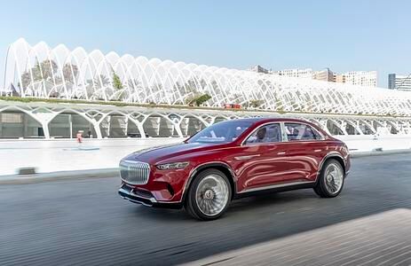 Panorama: Zwischen Wunsch und Wirklichkeit - Im SUV-Traum von Maybach auf Stippviste in der Realität