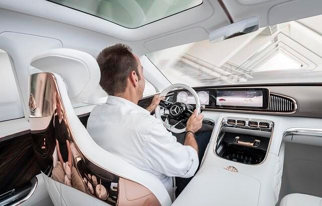Auch das Cockpit ist mehr als nur luxuriös