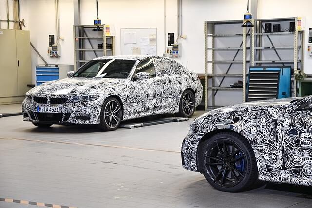 In der Werktstatt des BMW-Testzentrums am Nürburgring wird den Prototypen viel Aufmerksamkeit teil
