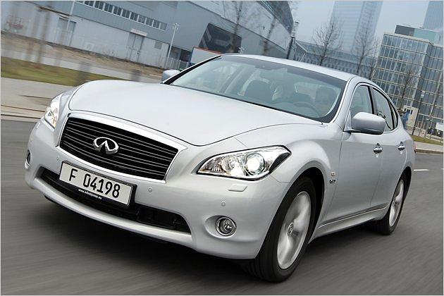 Bislang ein seltenes Gesicht in der Menge: Den Infiniti M gibt es nun auch mit Hybrid