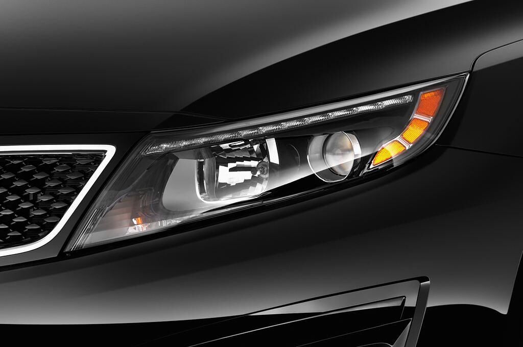 Kia Optima (Baujahr 2015) Edition 7 2WD AT 4 Türen Scheinwerfer