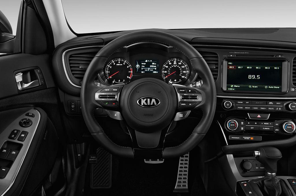 Kia Optima (Baujahr 2015) Edition 7 2WD AT 4 Türen Lenkrad