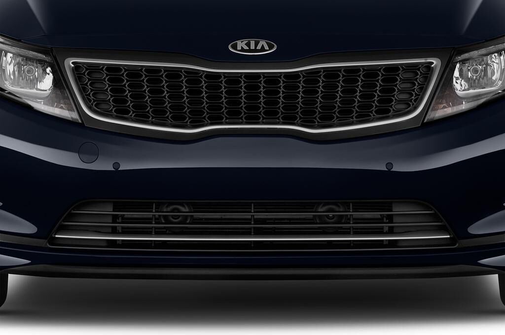 Kia Optima (Baujahr 2015) Hybrid 4 Türen Kühlergrill und Scheinwerfer