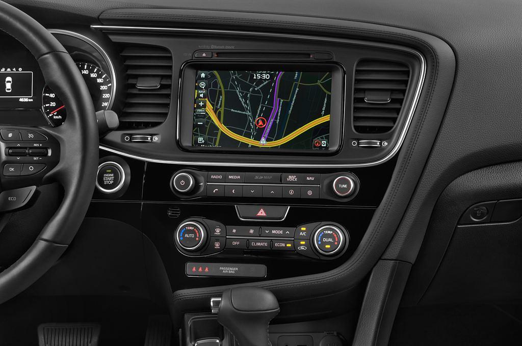 Kia Optima (Baujahr 2015) Hybrid 4 Türen Mittelkonsole