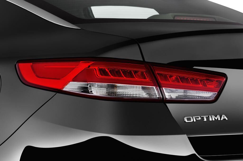 Kia Optima (Baujahr 2016) Spirit 4 Türen Rücklicht