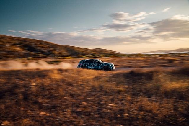 Der Mercedes EQ C Prototyp reißt einige Kilometer runter