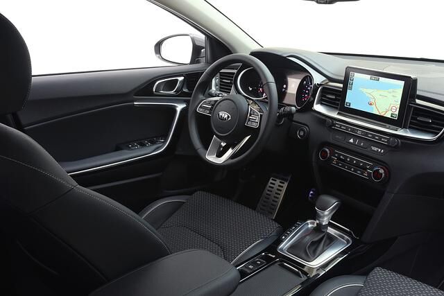 Wie es sich gehört, erlaubt das Navi-Infotainmentsystem die Einbindung von Smartphones mit Apple Carplay oder Android Auto