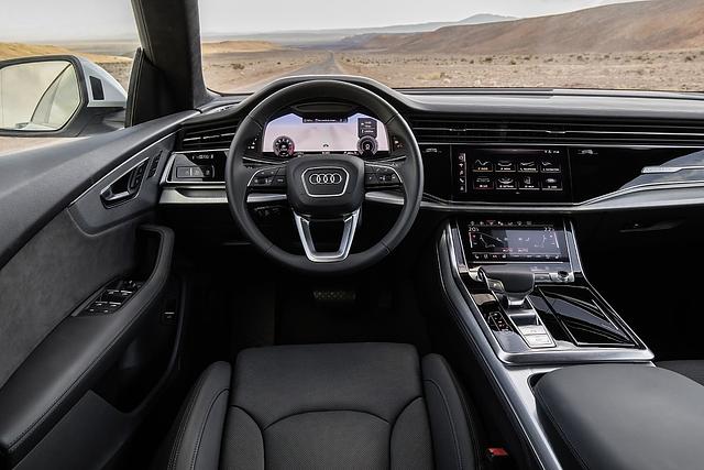 Das Cockpit des Audi Q8 55 TFSI Quattro