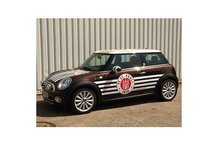 FC St. Pauli fährt auch nächste Saison MINI
