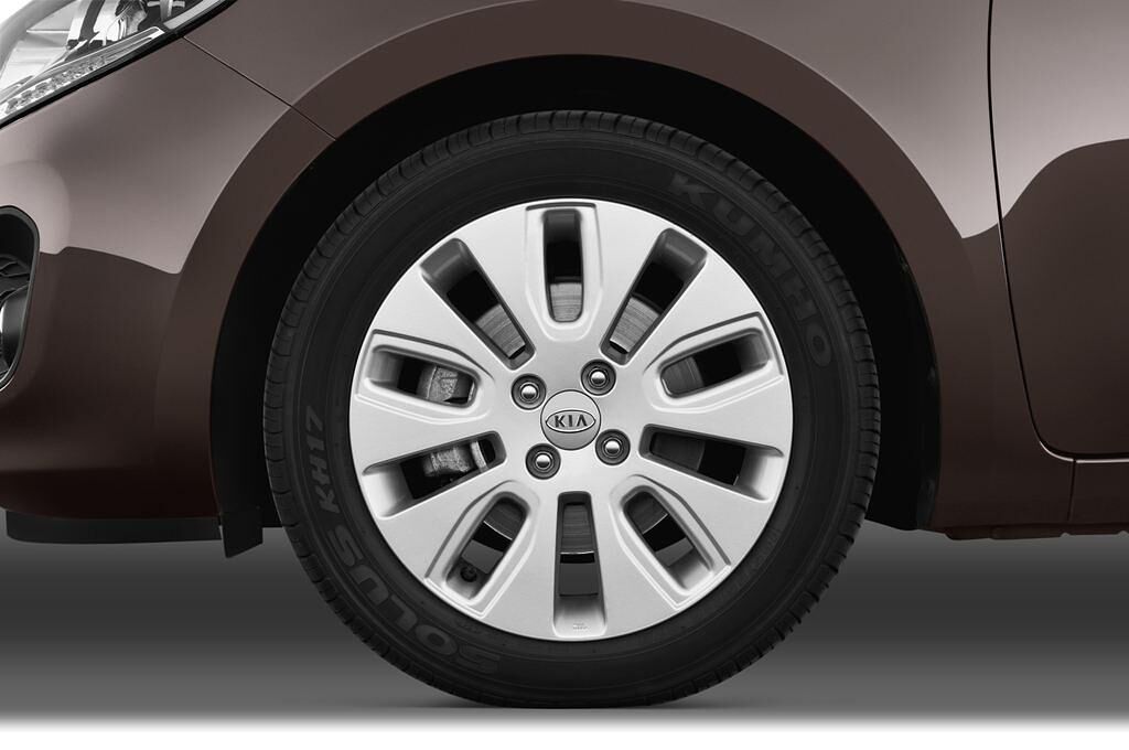 Kia Rio (Baujahr 2011) Spirit 5 Türen Reifen und Felge