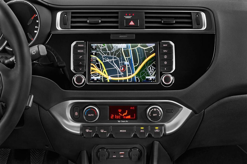 Kia Rio (Baujahr 2015) Dream-Team Edition 5 Türen Mittelkonsole
