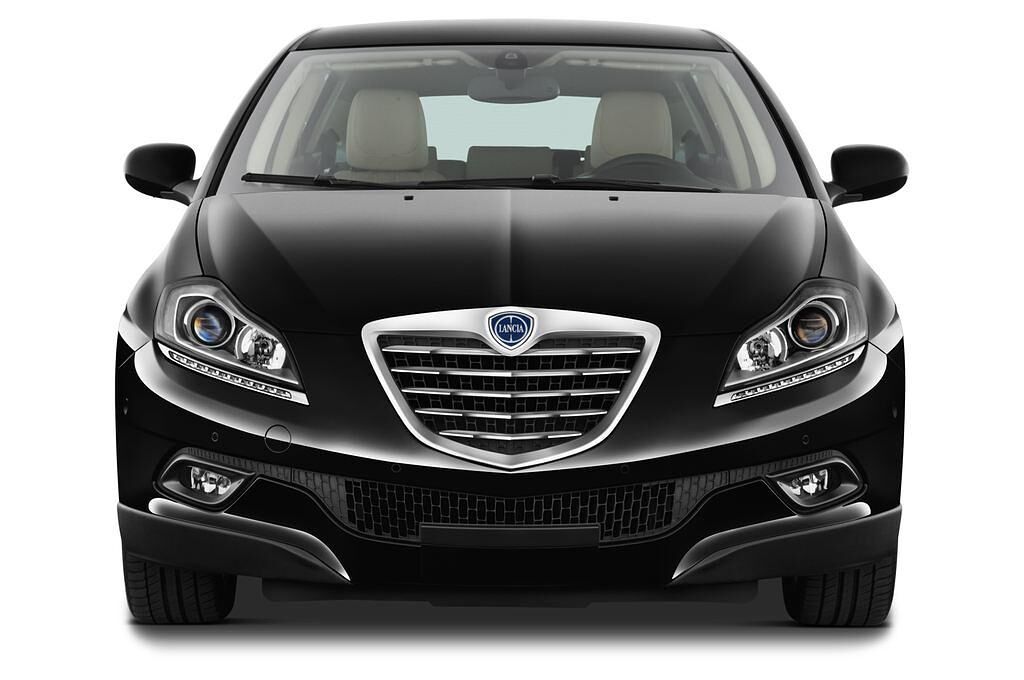 Lancia Delta (Baujahr 2013) Platinum 5 Türen Frontansicht