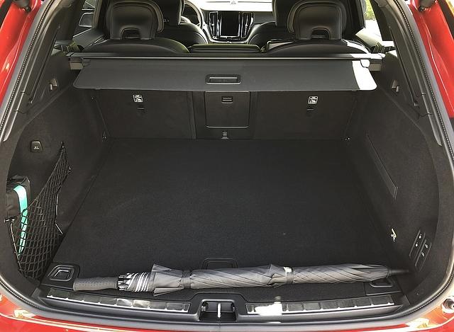 Volvo XC60 D4 AWD - 505 Liter Laderaum