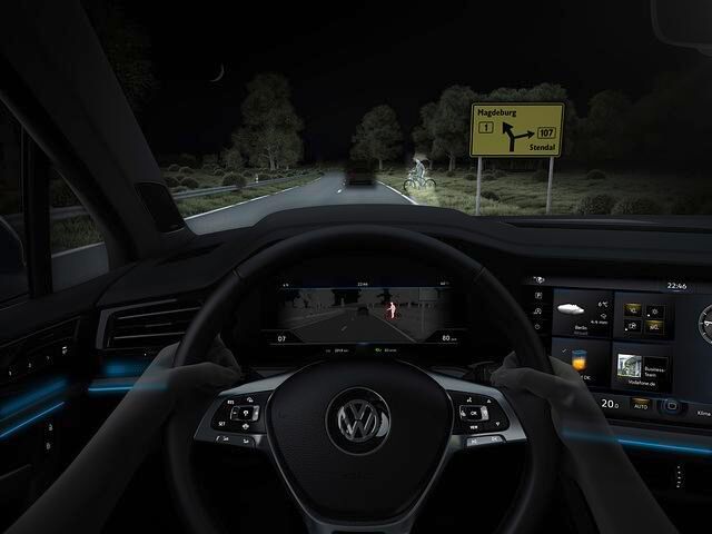 Entgegenkommende oder vorausfahrende Fahrzeuge können künftig noch viel präziser ausgeblendet werden, die Lichtausbeute kann damit optimiert werden