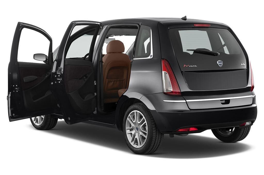 Lancia Musa (Baujahr 2010) Poltrona 5 Türen Tür geöffnet