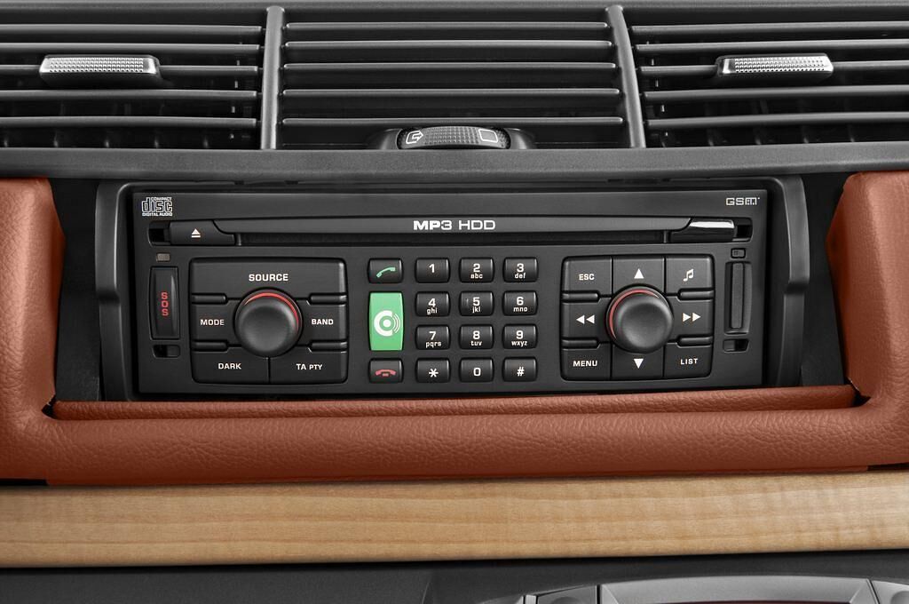 Lancia Phedra (Baujahr 2009) - 5 Türen Radio und Infotainmentsystem