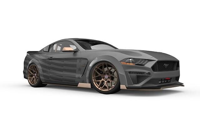 Graue Lackierung und Kupferakzente zeichnen den über 700 PS starken Mustang GT von CJ Pony Parts aus