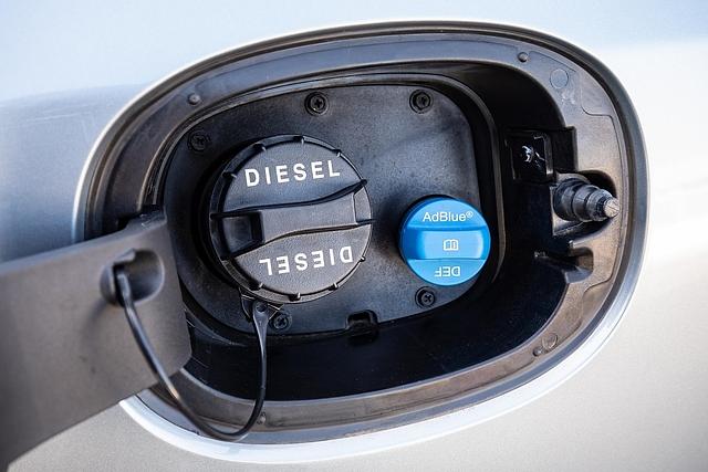 Beim Diesel gibt es einen zwölf Liter großen Harnstofftank