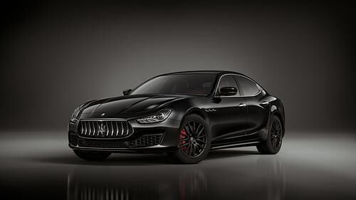 Maserati Ghibli „Ribelle“ - Schwarz und selten Maserati Ghibli „Ribelle“ - Schwarz und selten