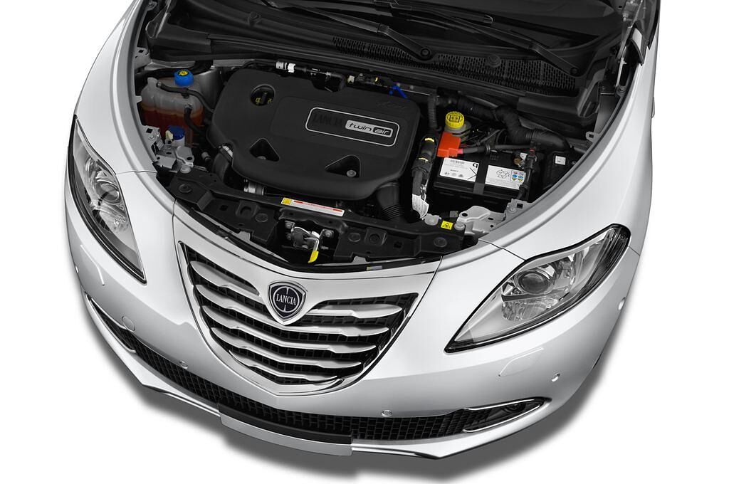 Lancia Ypsilon (Baujahr 2011) Silver 5 Türen Motor