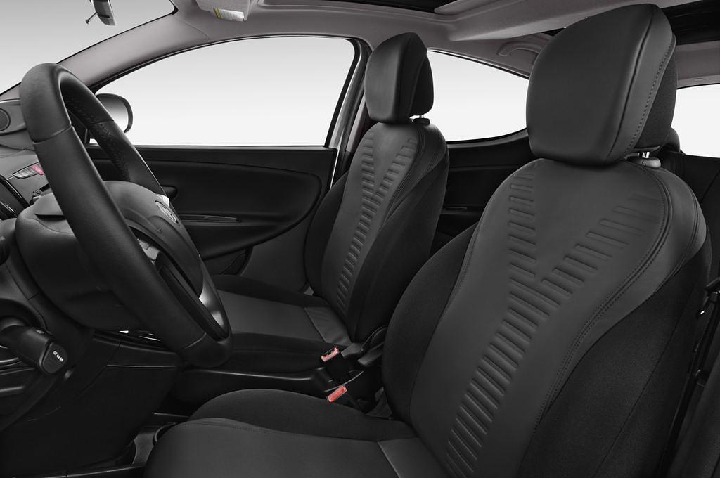Lancia Ypsilon (Baujahr 2011) Silver 5 Türen Vordersitze
