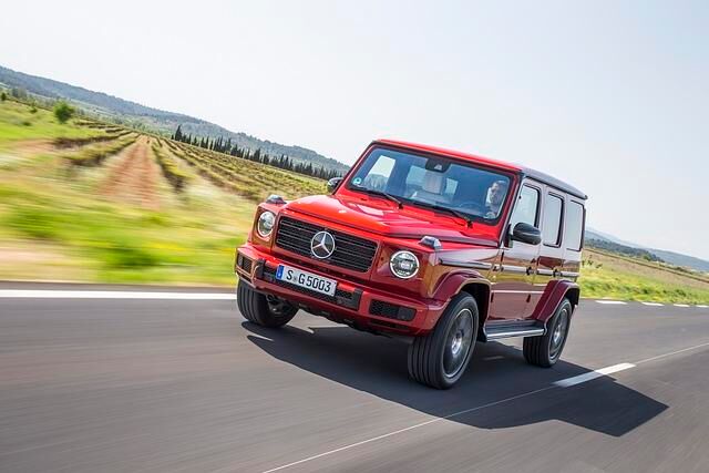 Unverändert erhalten blieb der V8-Benziner in der Version 500, ein Monster mit vier Litern Hubraum