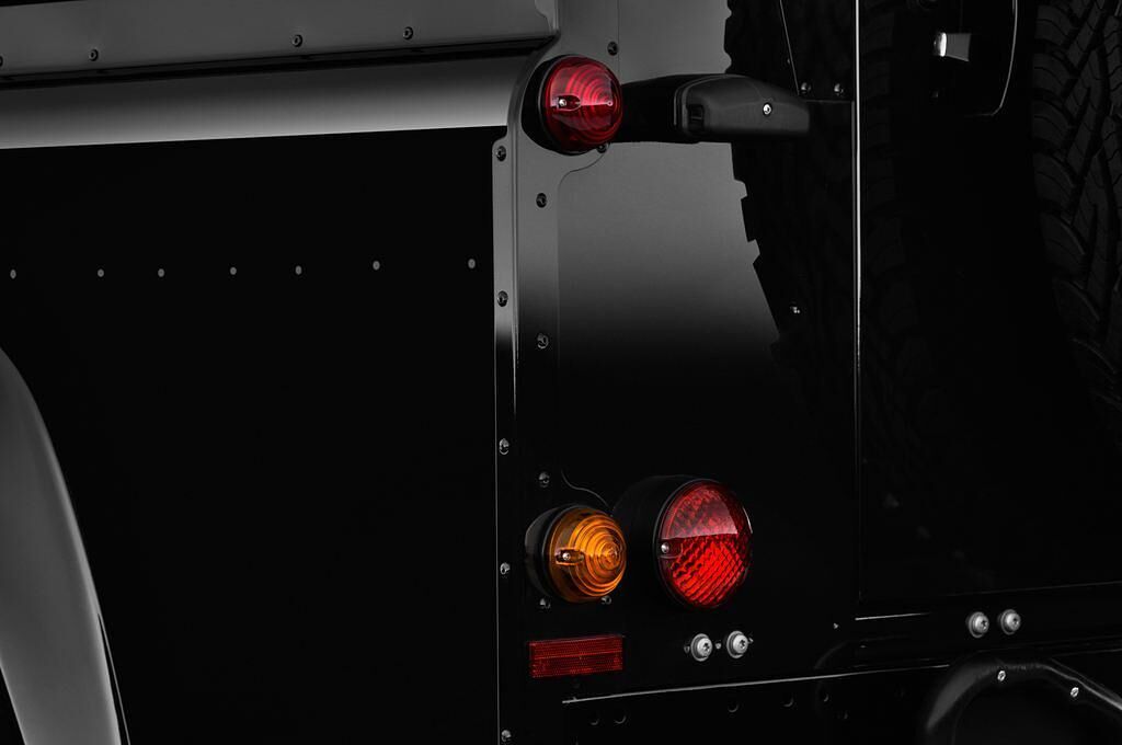 Land Rover Defender (Baujahr 2013) SE 3 Türen Rücklicht