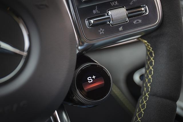 Mercedes AMG GT 63s 4matic 4-Türer - hier werden die Fahrprogramme eingestellt