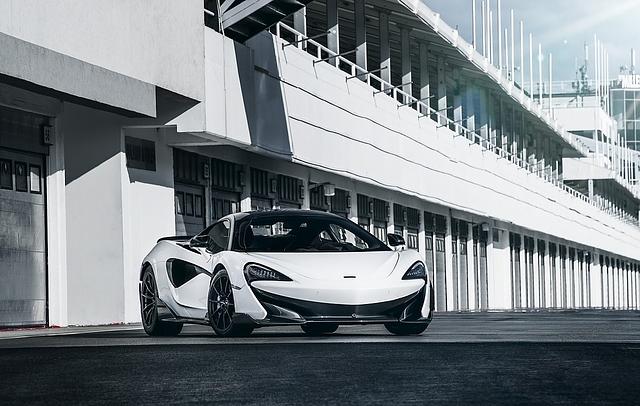 Wie der Name schon suggeriert, hat der McLaren 600LT 600 PS