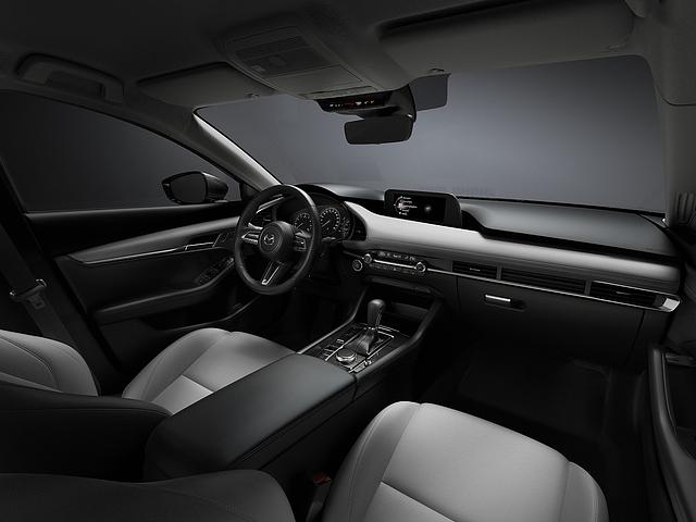 Das Cockpit des Mazda 3 Fastback