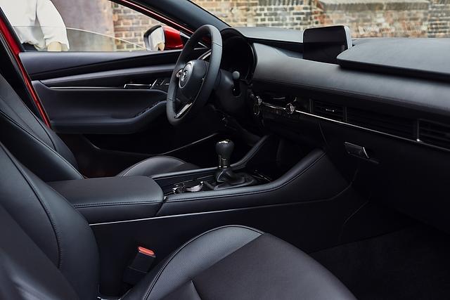 Der Innenraum des Mazda 3 2019
