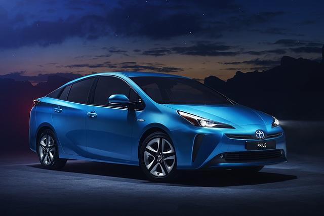 Toyota Prius III Facelift - Scharfer Blick und optionales Allradsystem 