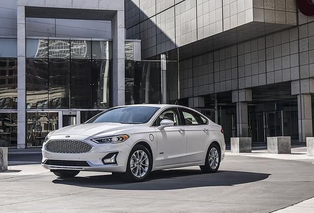 Der Ford Fusion ist eine klassische Reise-Limousine
