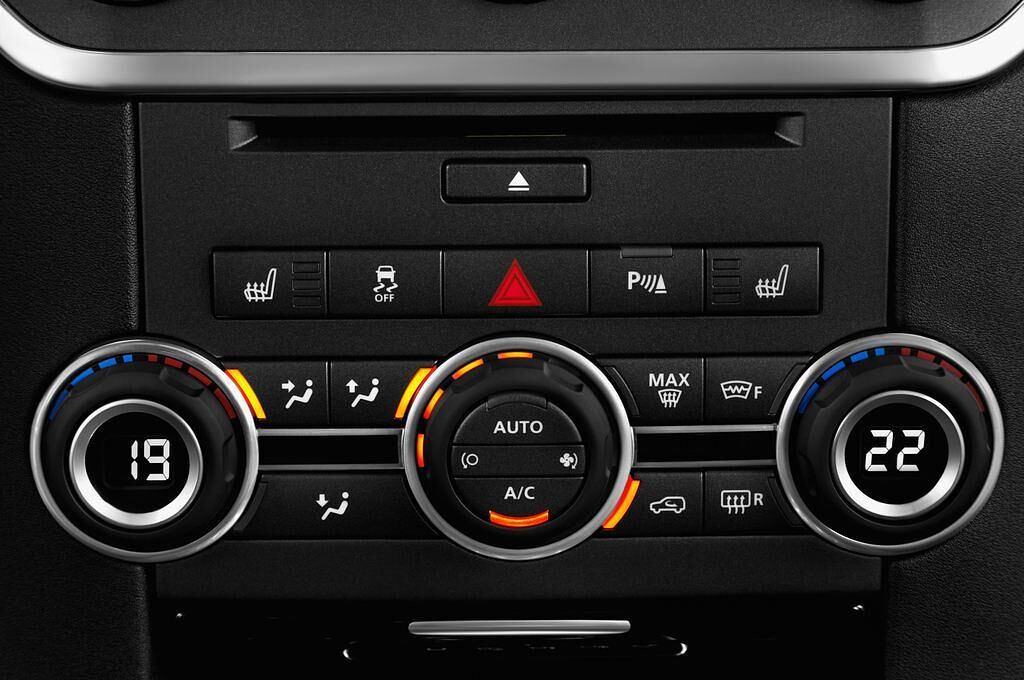 Land Rover Discovery (Baujahr 2016) HSE 5 Türen Temperatur und Klimaanlage