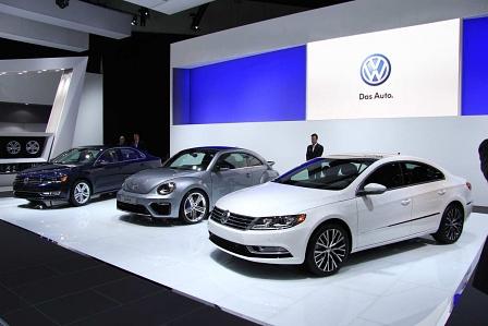 Los Angeles Auto Show 2011: Volkswagen CC, Beetle R  und Passat