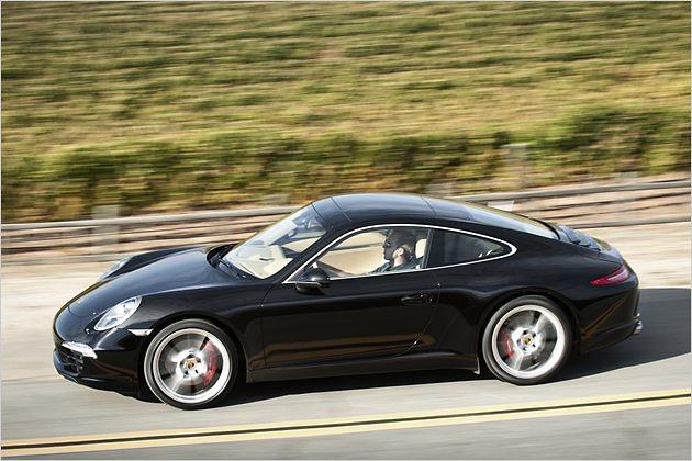 Den 911 Carrera S treiben jetzt 400 PS nach vorn. Der Vorgänger hatte 385 PS