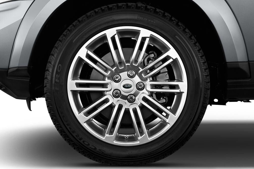 Land Rover Discovery 4 (Baujahr 2012) HSE 5 Türen Reifen und Felge